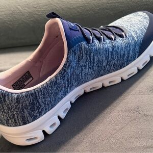 Skechers Blue and White Women’s Sneakers Size 9 NIB